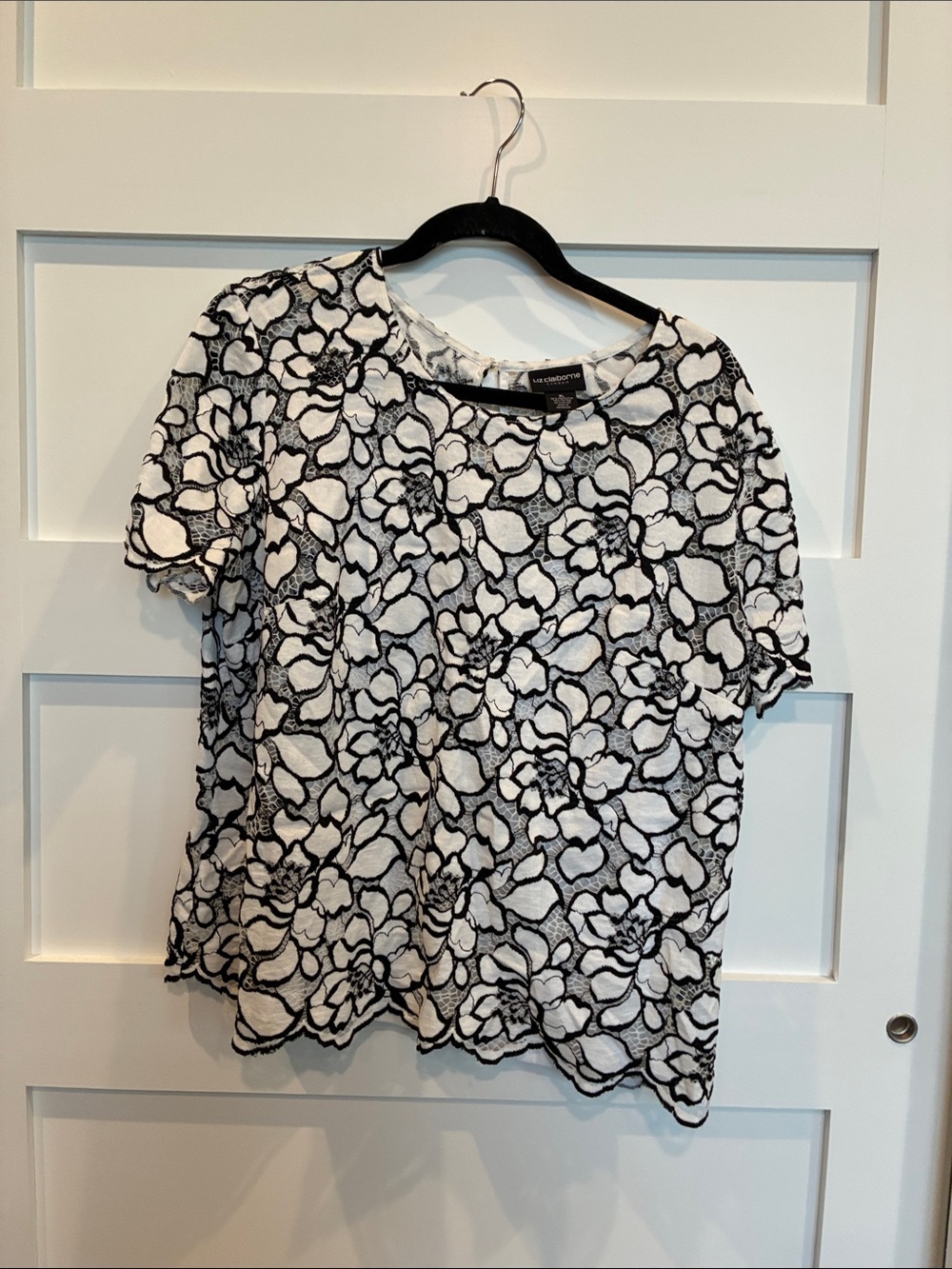 Liz Claiborne Black and White Floral Lace Short Sleeve Tee